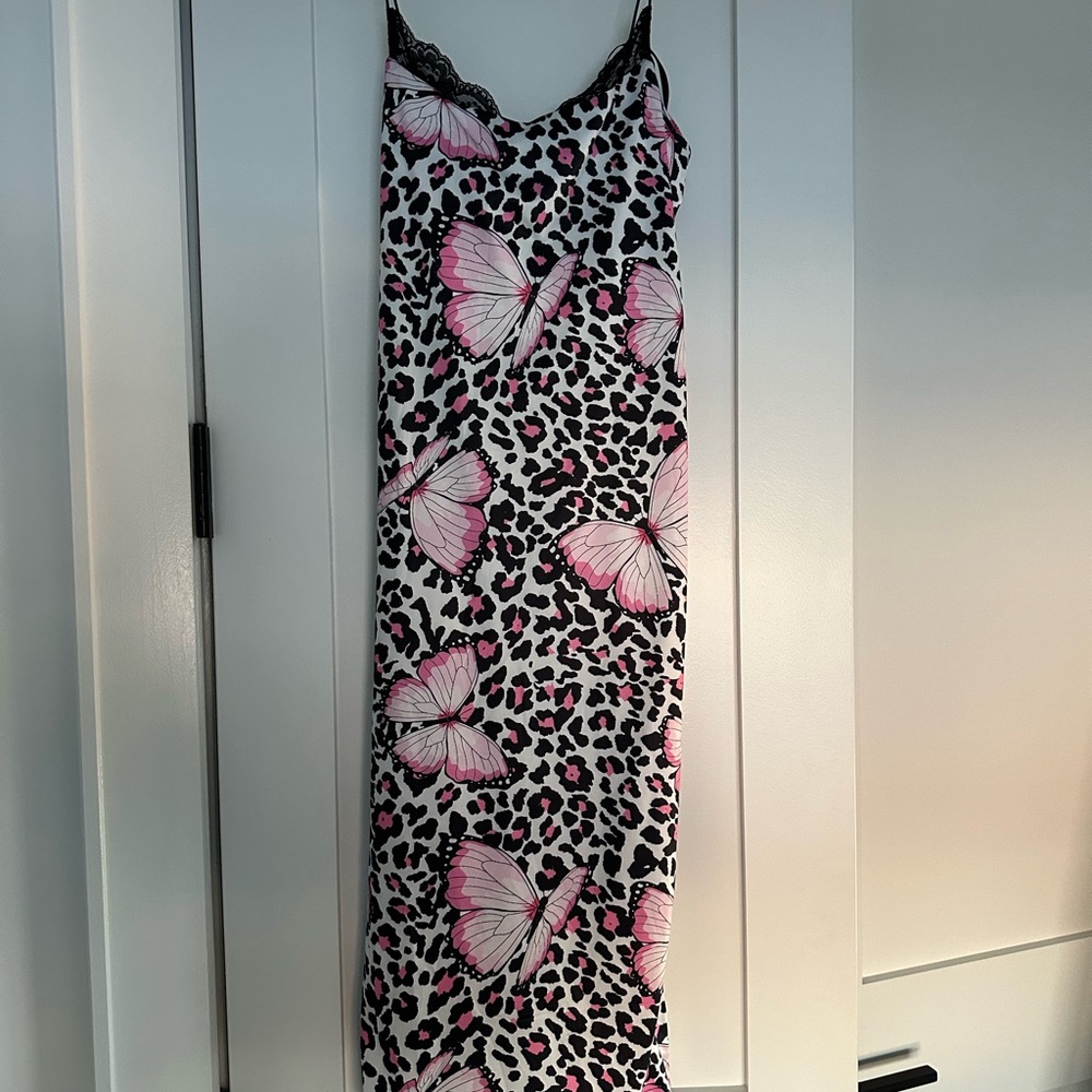 Elegant Pink and Black Butterfly Midi Dress